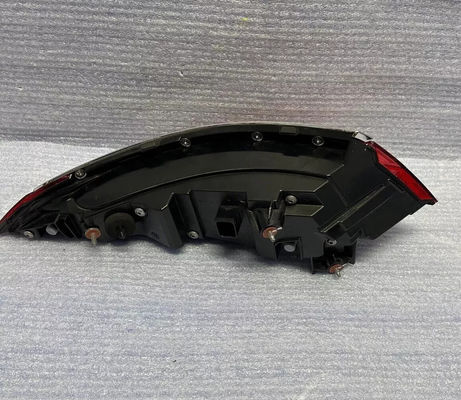 2021-2024 メルセデス Sクラス W223 右乗りの外側のLEDテールライト