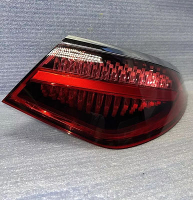 2021-2024 メルセデス Sクラス W223 右乗りの外側のLEDテールライト