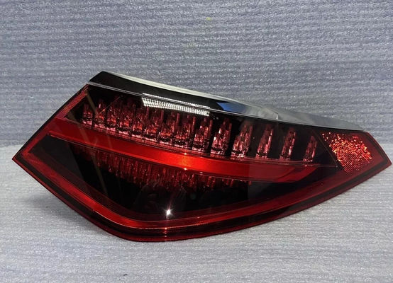 2021-2024 メルセデス Sクラス W223 右乗りの外側のLEDテールライト